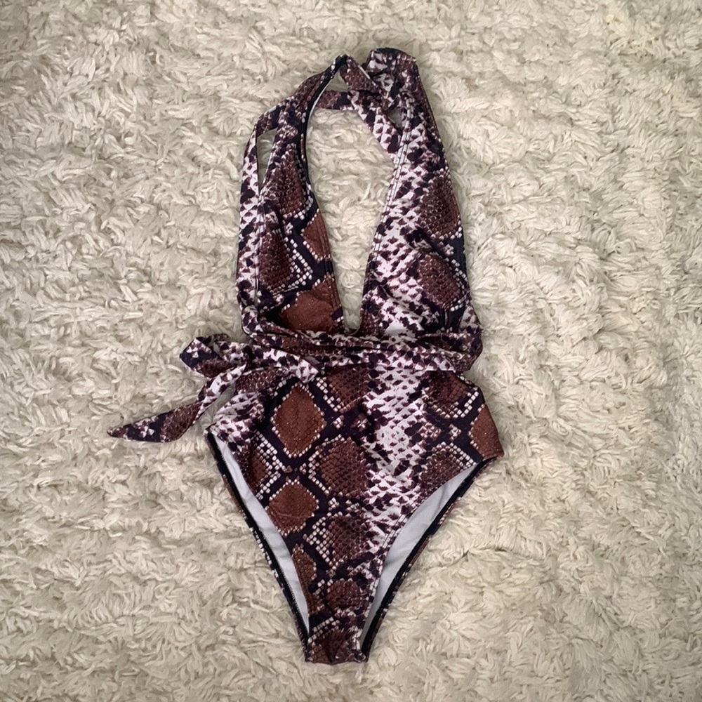 Snakeskin cutout one piece swimsuit